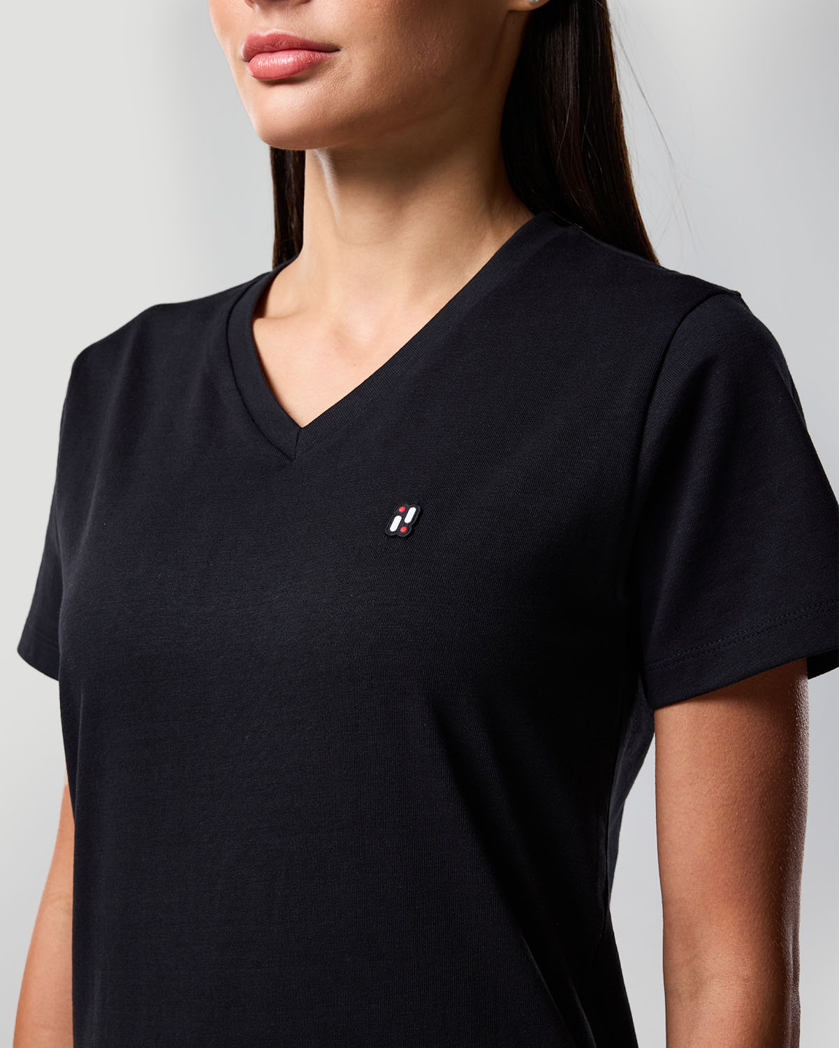 Camiseta de Cuello en V para Mujer-NEGRO AZABACHE image number 4