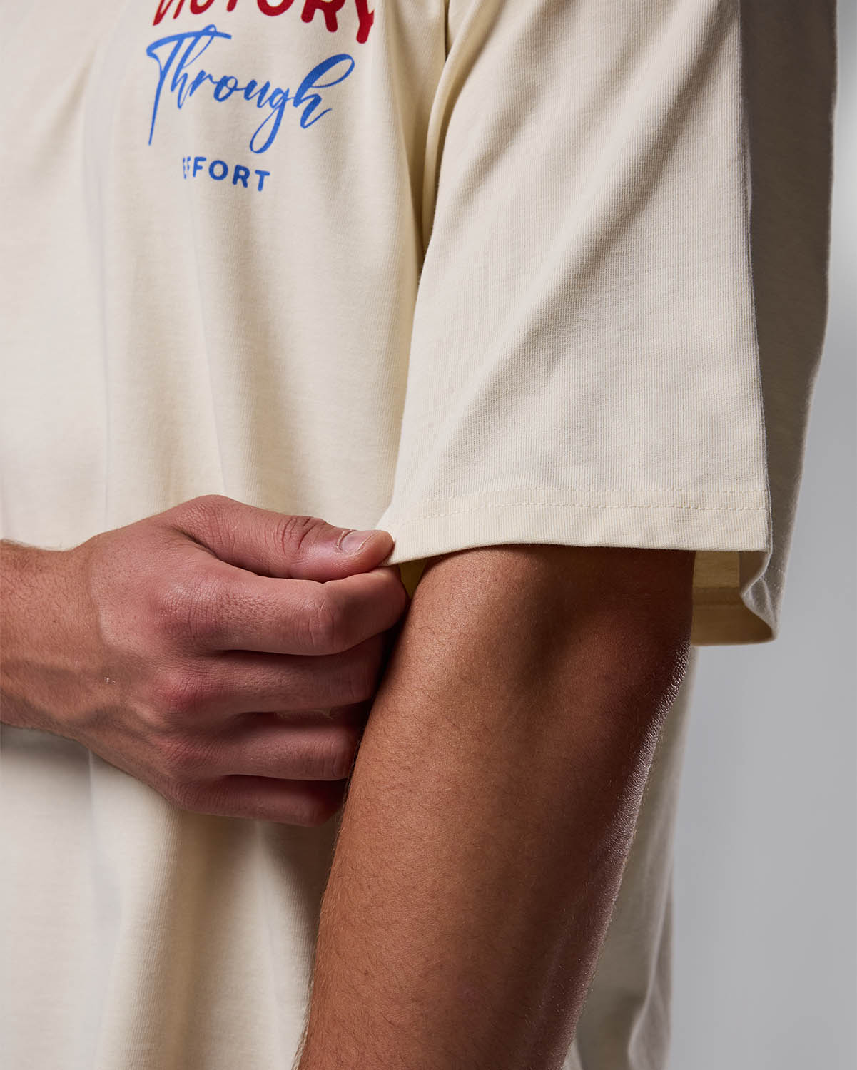 Camiseta Gráfica para Hombre-BLANCO ANTIGUO image number 5