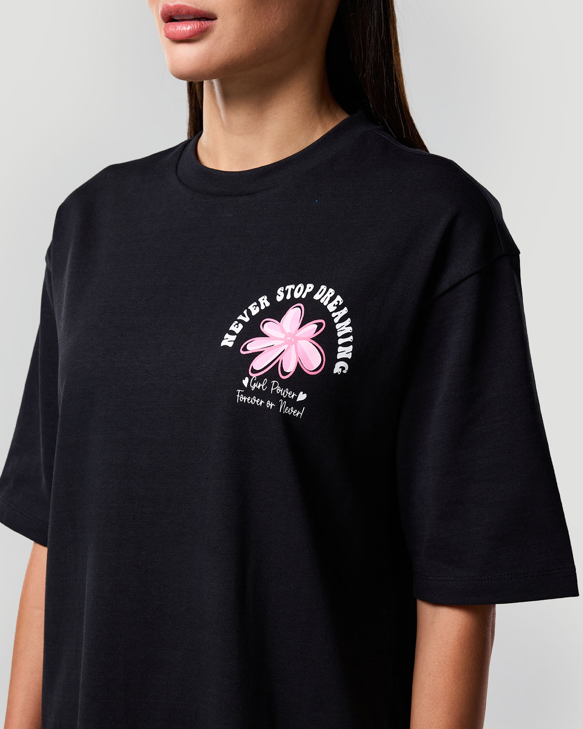 Camiseta Gráfica para Mujer-NEGRO AZABACHE image number 4