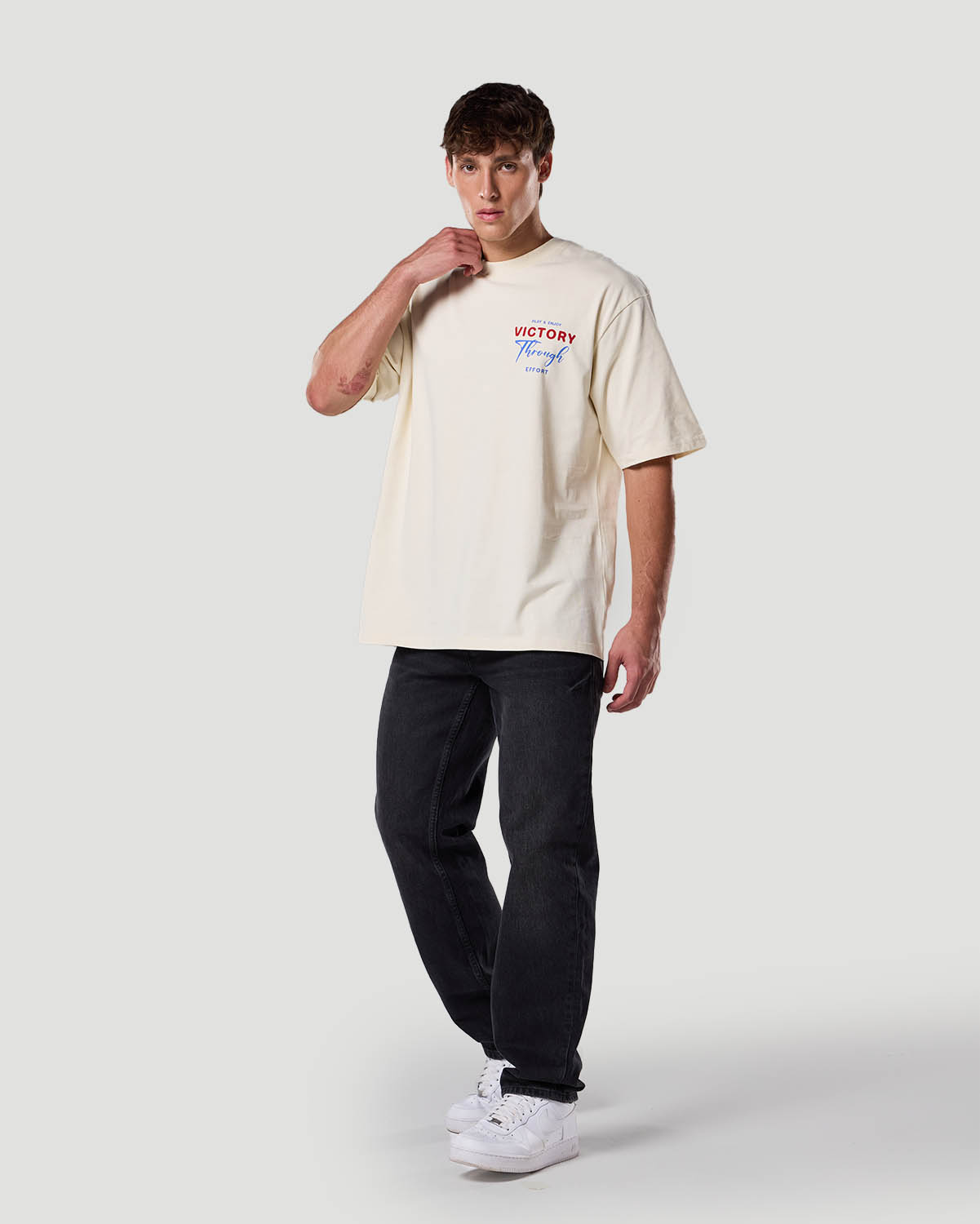 Camiseta Gráfica para Hombre-BLANCO ANTIGUO image number 1