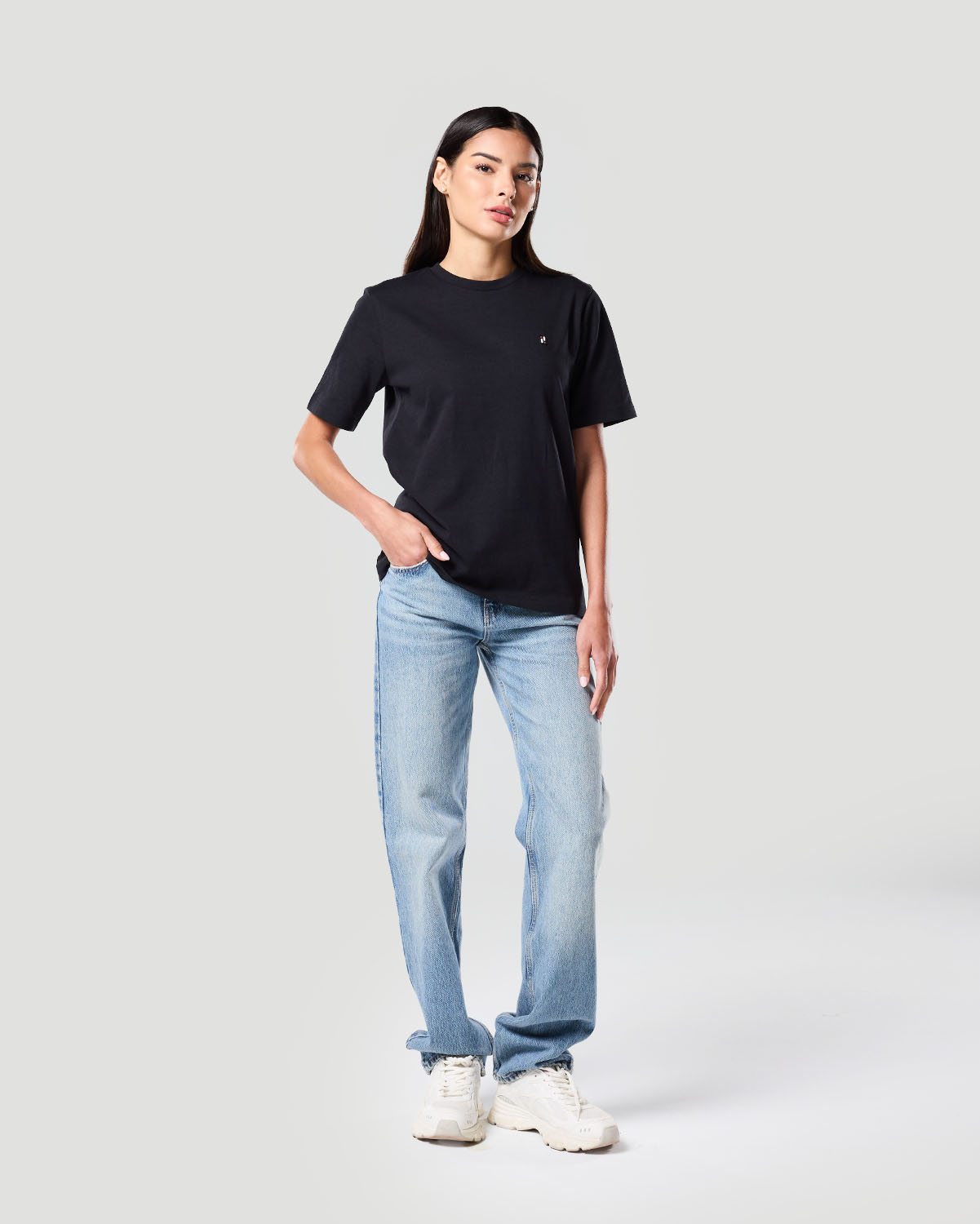 Camiseta Básica para Mujer-NEGRO AZABACHE image number 0