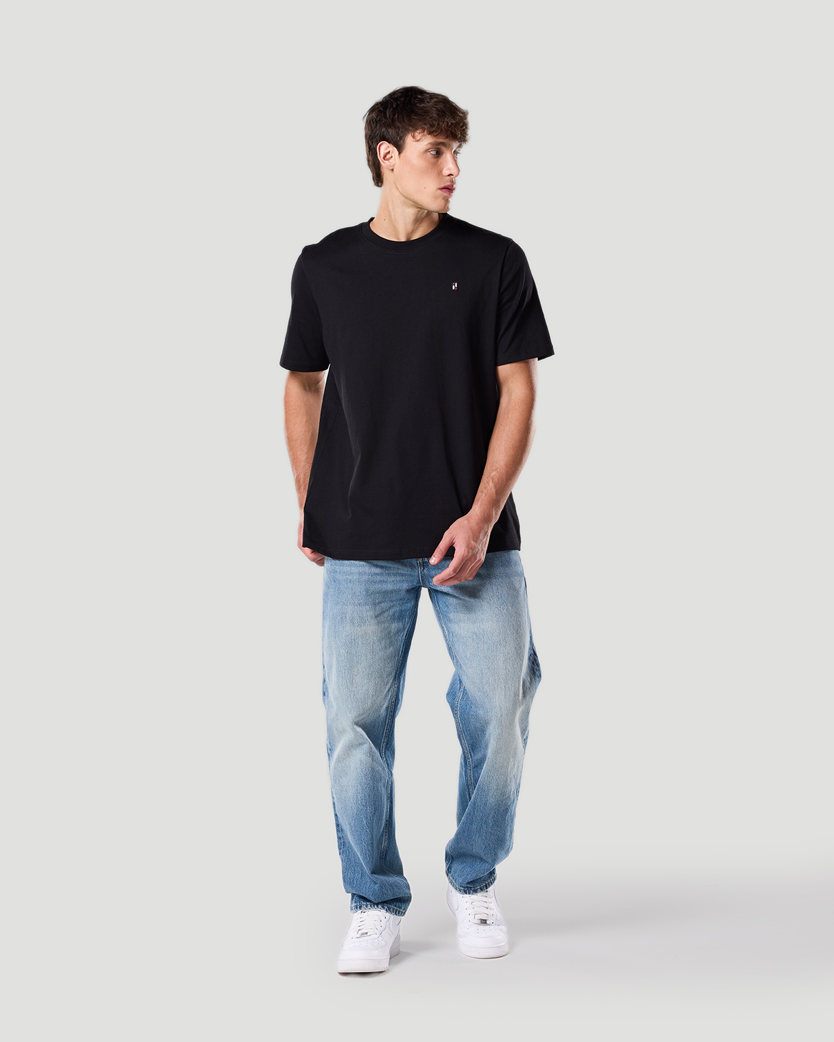 Camiseta básica para Hombre-NEGRO AZABACHE image number 1