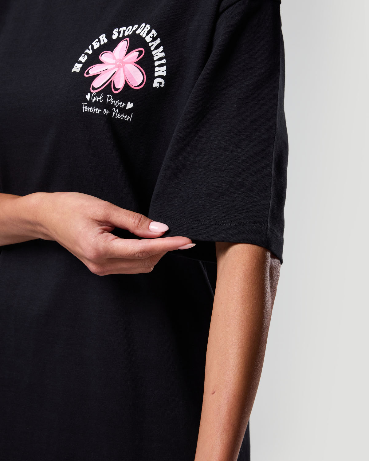 Camiseta Gráfica para Mujer-NEGRO AZABACHE image number 5